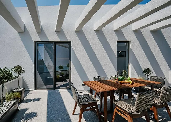 מלון דירות Origami Boutique Residences 4*